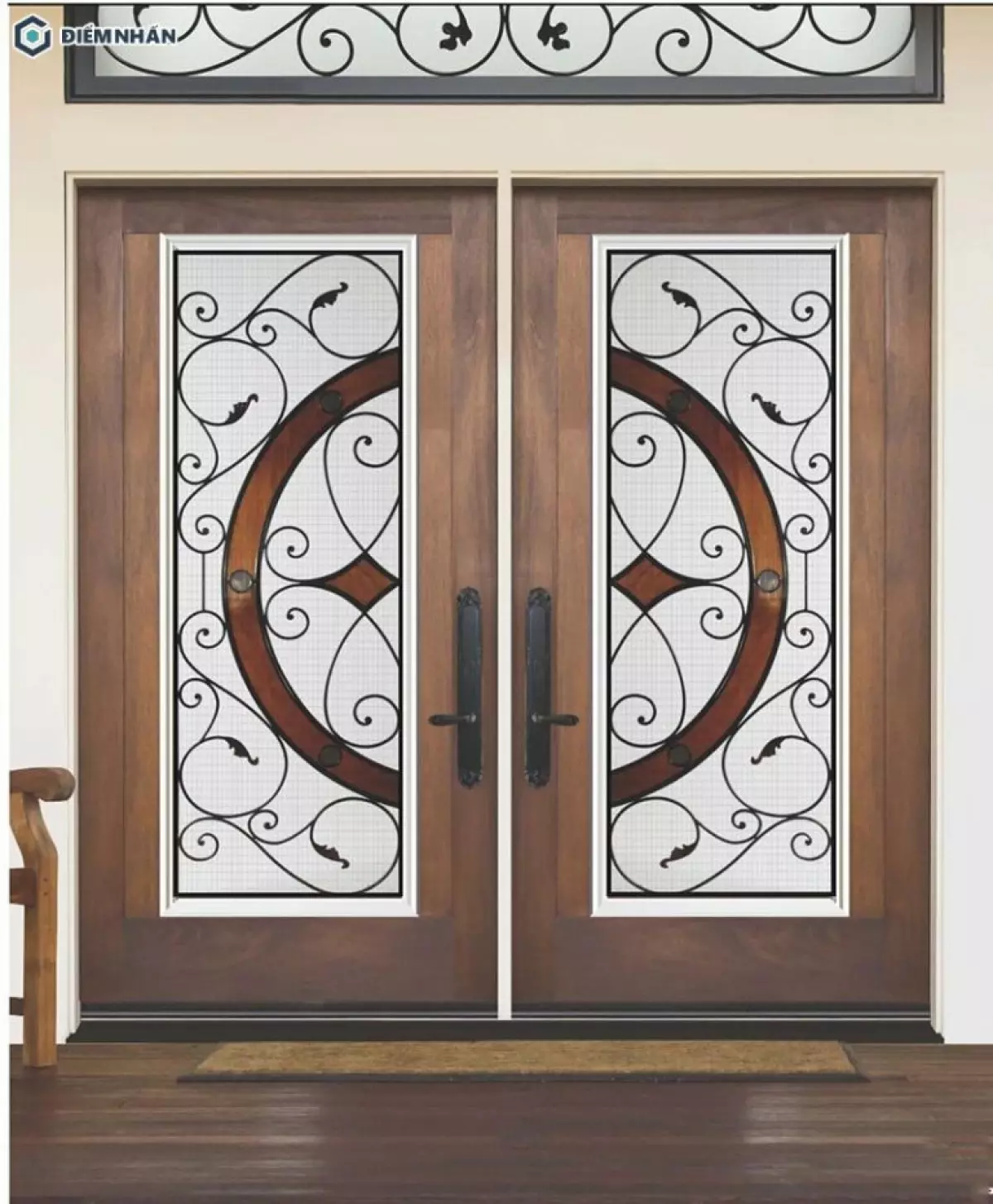 Mẫu cửa gỗ 2 cánh có gắn kính nổi bật với đường nét hoa văn uốn lượn
