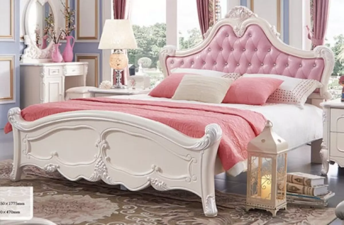 Giường màu hồng kiểu tân cổ điển