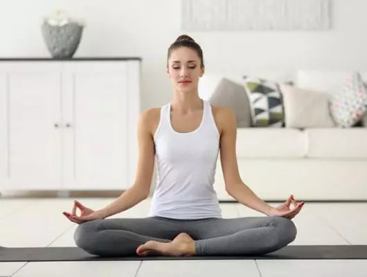 Thiền hoặc yoga giúp giảm căng thẳng